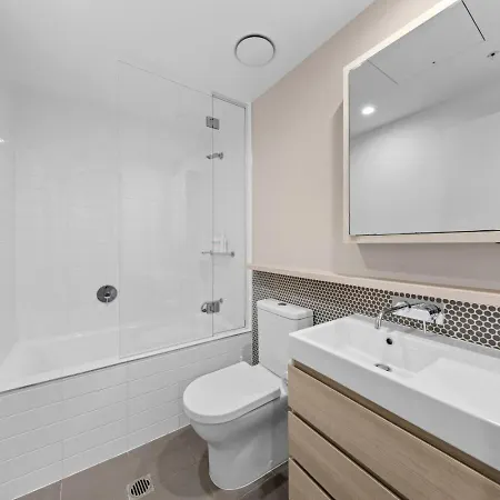 2br Escape At Lucid *