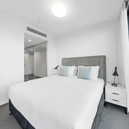 Soft Glow Serene Lucid 2br * Brisbane