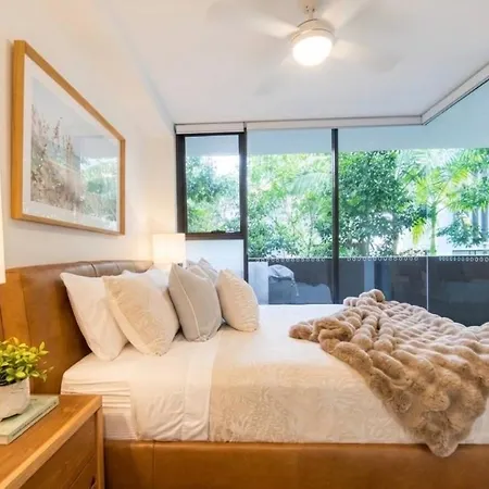 Luxe Retreat - Airport 13 Mins, Free Parking, Train, Bus, Shops & Parks Nearby Brisbane