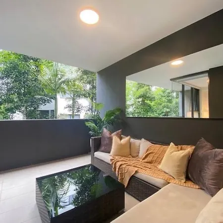 Luxe Retreat - Airport 13 Mins, Free Parking, Train, Bus, Shops & Parks Nearby