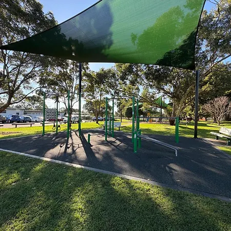 Luxe Retreat - Airport 13 Mins, Free Parking, Train, Bus, Shops & Parks Nearby * Brisbane