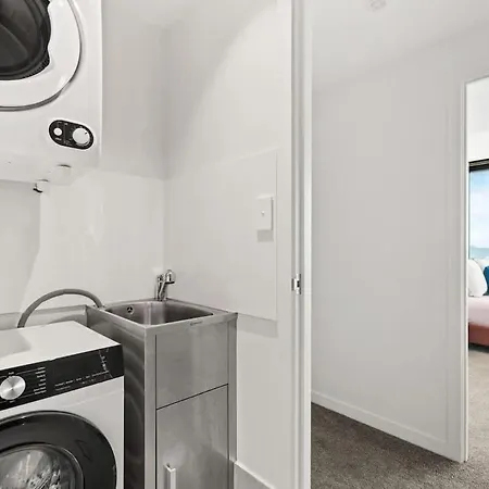 Apartment Skytower - 81st Floor, & River Views, Free Car Parking