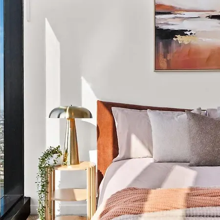Apartment Skytower - 81st Floor, & River Views, Free Car Parking Brisbane