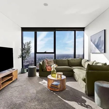 Apartment Skytower - 81st Floor, & River Views, Free Car Parking