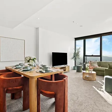 Apartment Skytower - 81st Floor, & River Views, Free Car Parking Brisbane