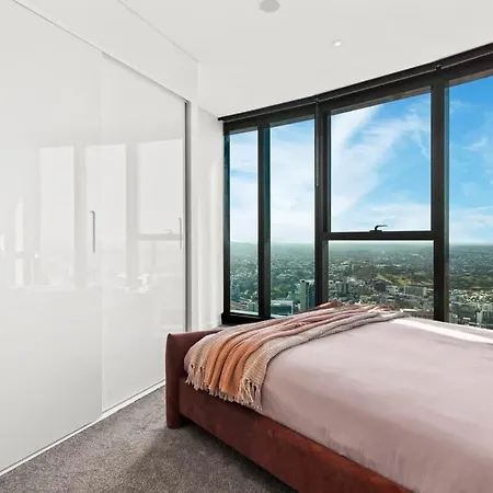 Apartment Skytower - 81st Floor, & River Views, Free Car Parking *