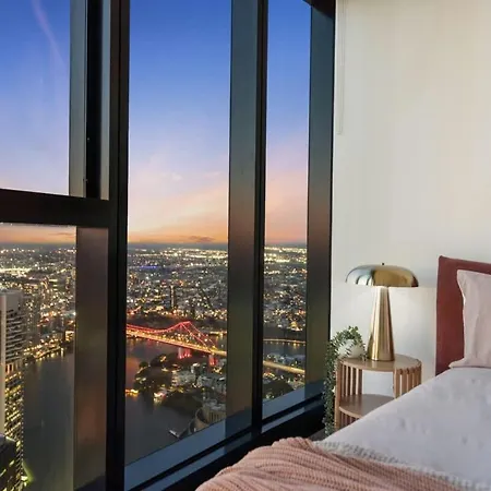Skytower - 81st Floor, & River Views, Free Car Parking Apartment