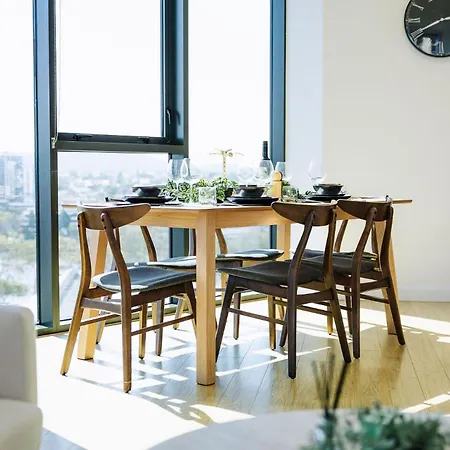 Skyline Serenity 2br With River & Views * Brisbane
