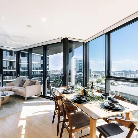 Skyline Serenity 2br With River & Views Apartment