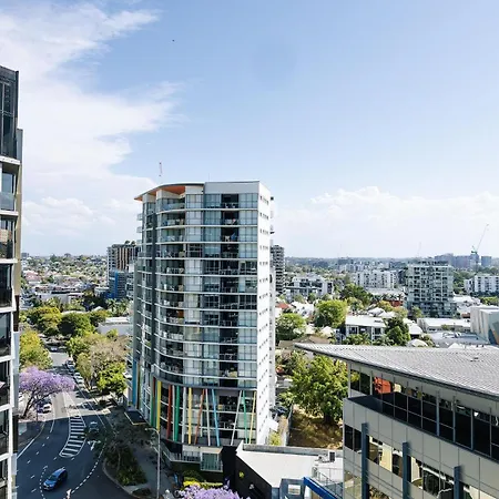 Skyline Serenity 2br With River & Views *