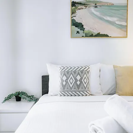 Skyline Serenity 2br With River & Views Apartment *