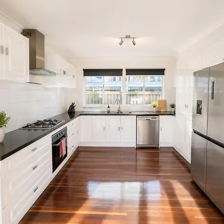 2br Chic Urban Escape In Norman Park Near Bne With Parking Holiday home *