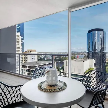 Modern On Mary 1 Bedroom, 1 Bathroom, 1 Car, Views! *