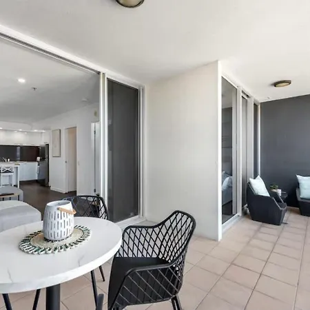 Modern On Mary 1 Bedroom, 1 Bathroom, 1 Car, Views! Brisbane