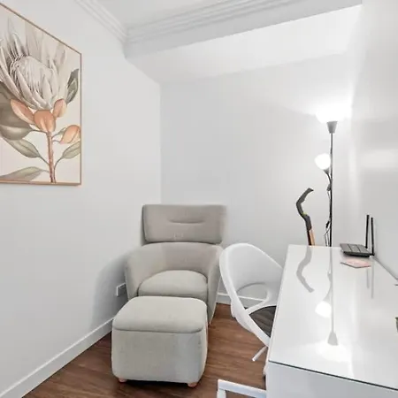Modern On Mary 1 Bedroom, 1 Bathroom, 1 Car, Views!