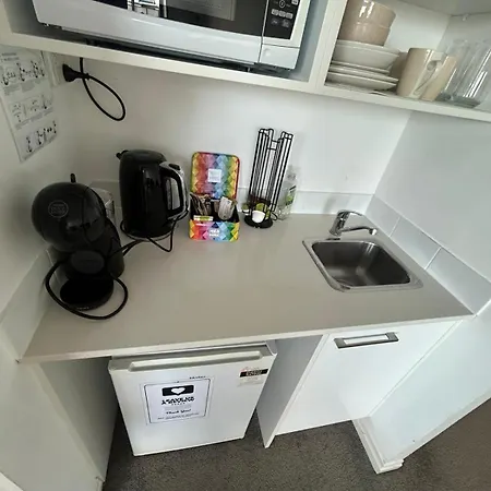 Pool & Gym Apartment Brisbane
