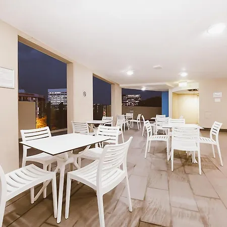 Pool & Gym Apartment Brisbane
