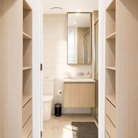 Milton Oasis Level 16- Luxury Near Milton Station Apartment Brisbane