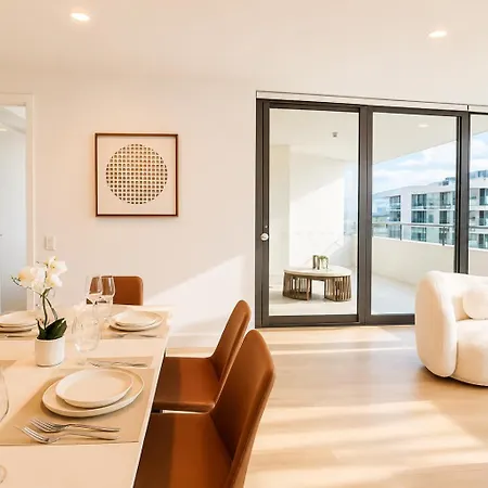 Milton Oasis Level 16- Luxury Near Milton Station Apartment Brisbane