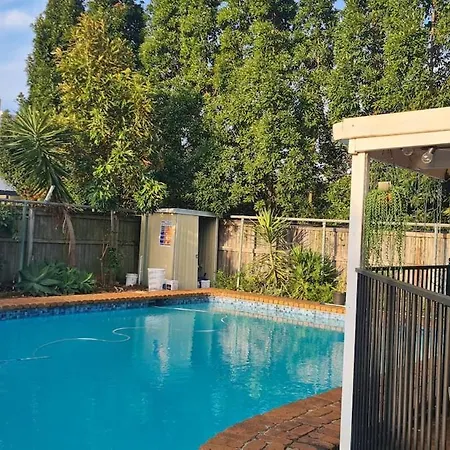Huge House With 2 Buildings And Pool 7br *