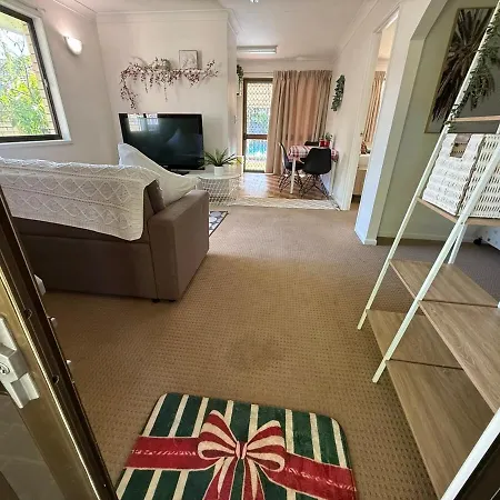 Huge House With 2 Buildings And Pool 7br Holiday home