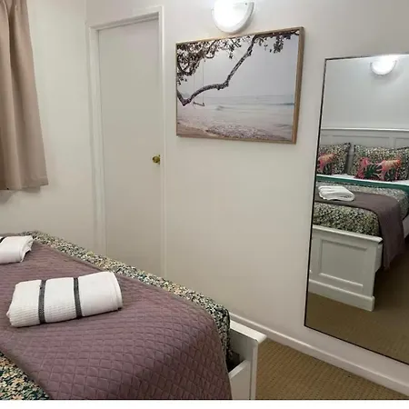 Holiday home Huge House With 2 Buildings And Pool 7br Brisbane