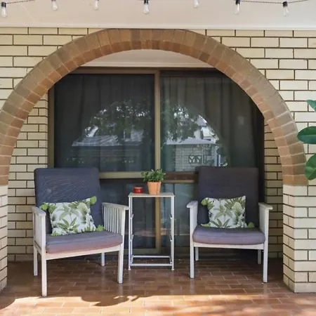 Huge House With 2 Buildings And Pool 7br Holiday home Brisbane