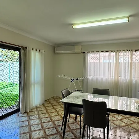 Walk To Market Square And Garden City! Macgregor Homestay Brisbane