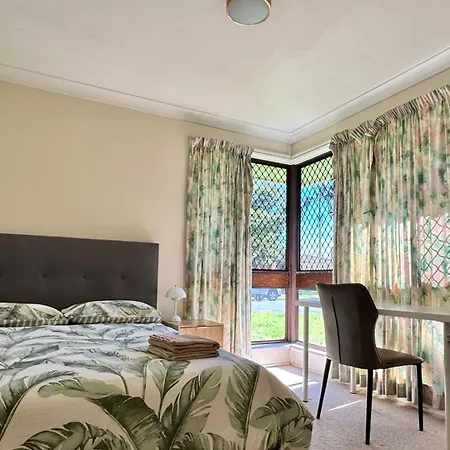 Walk To Market Square And Garden City! Macgregor *