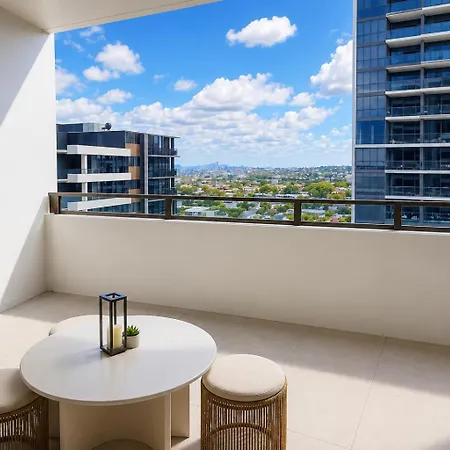 Milton Oasis Level 16- Luxury Near Milton Station * Brisbane