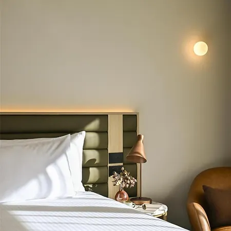 Adina Chermside 4*