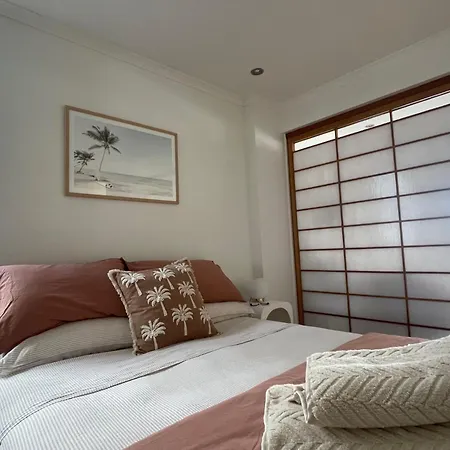 Sensational Cliff-top Waterfront Apartment *