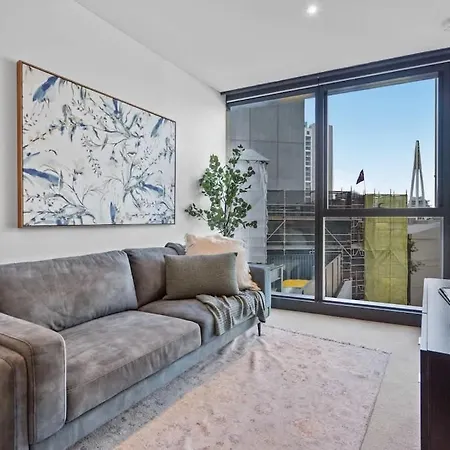 Apartment With Pool, Gym And Secure Car Space