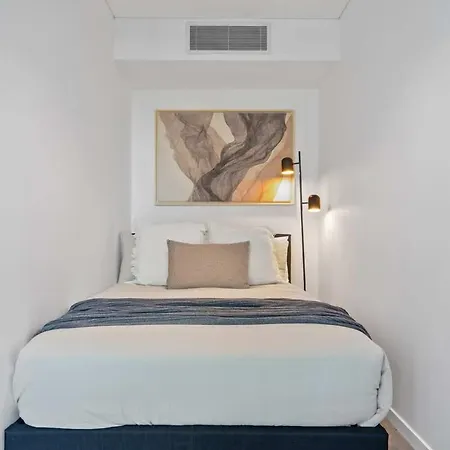 With Pool, Gym And Secure Car Space Brisbane