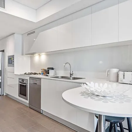 With Pool, Gym And Secure Car Space * Brisbane