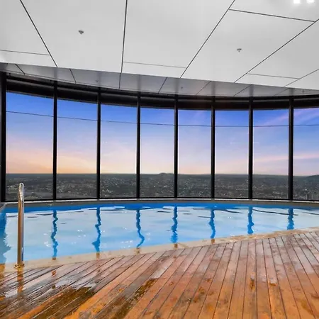 With Pool, Gym And Secure Car Space Apartment *