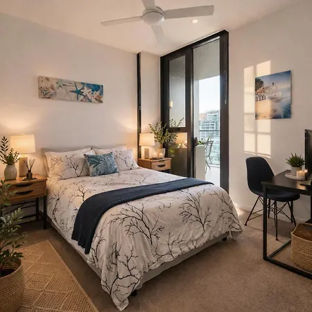 Sky Risen Cozy Bedroom With Bathroom Resort *