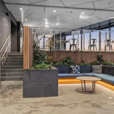 With Pool, Gym And Secure Car Space * Brisbane