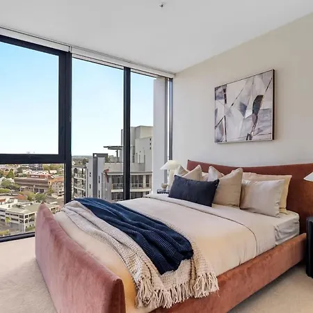 Spire On Queen Street - Free Car Park Apartment *
