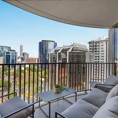 Spire On Queen Street - Free Car Park Apartment