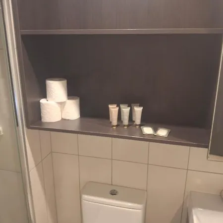 Premium Unit W/ Rooftop Pool In The Heart
