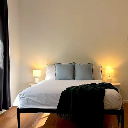 14c Breeze Ensuite In Coopers Plains Guest house