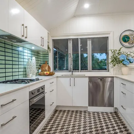 Stylish With Pool, Close Suncorp Stadium, Cbd *