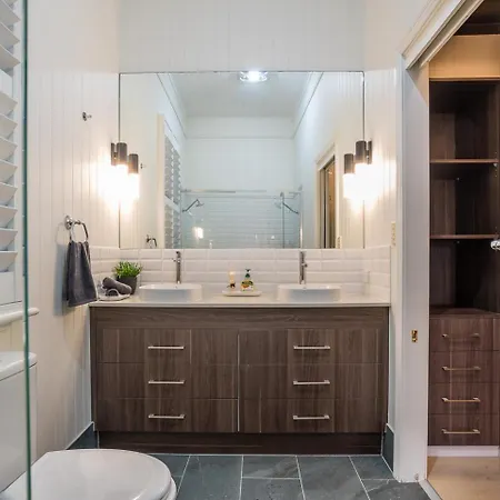 Stylish With Pool, Close Suncorp Stadium, Cbd *