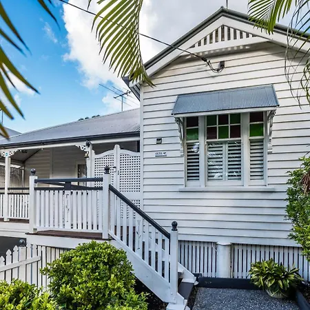 Stylish With Pool, Close Suncorp Stadium, Cbd
