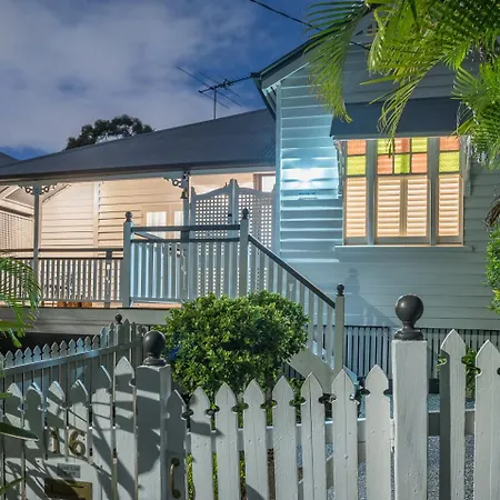 Stylish With Pool, Close Suncorp Stadium, Cbd