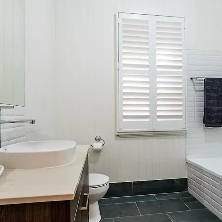 Holiday home Stylish With Pool, Close Suncorp Stadium, Cbd *