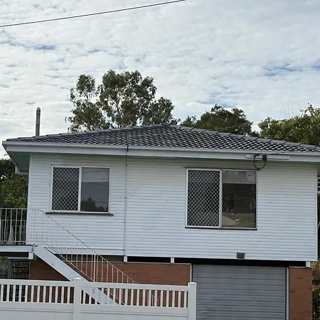 Your Cozy Retreat In Graceville Guest house *