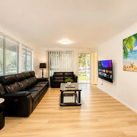 Holiday home 3br Family Walk To Waterfront & Wading Pool