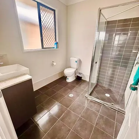 310b Aspen House - Ensuite In Coopers Plains Homestay